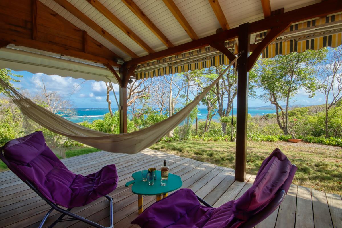 location bungalow vue mer Martinique 2 personnes le vauclin terrasse 2